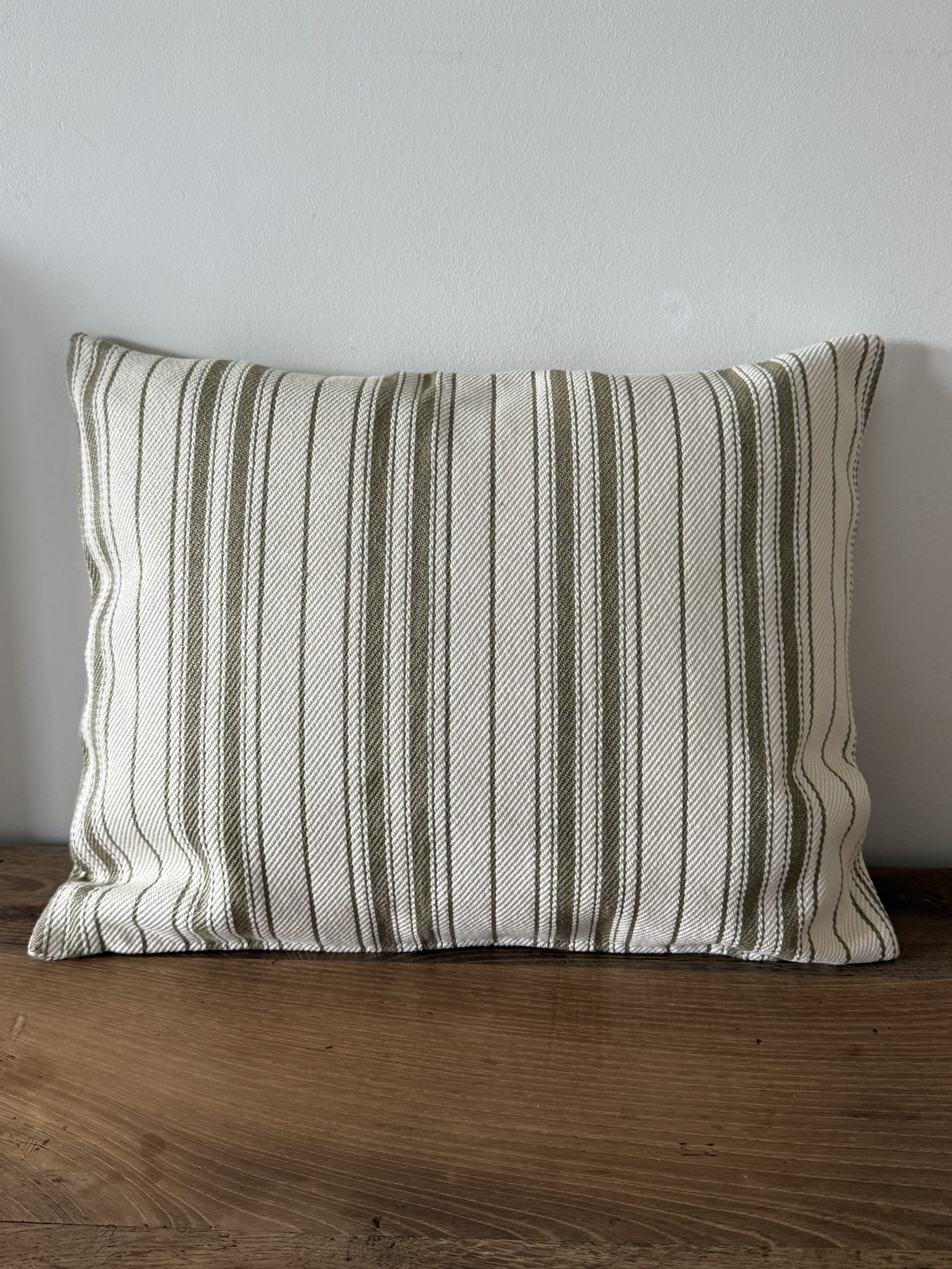 Almohadón Raya Kaki