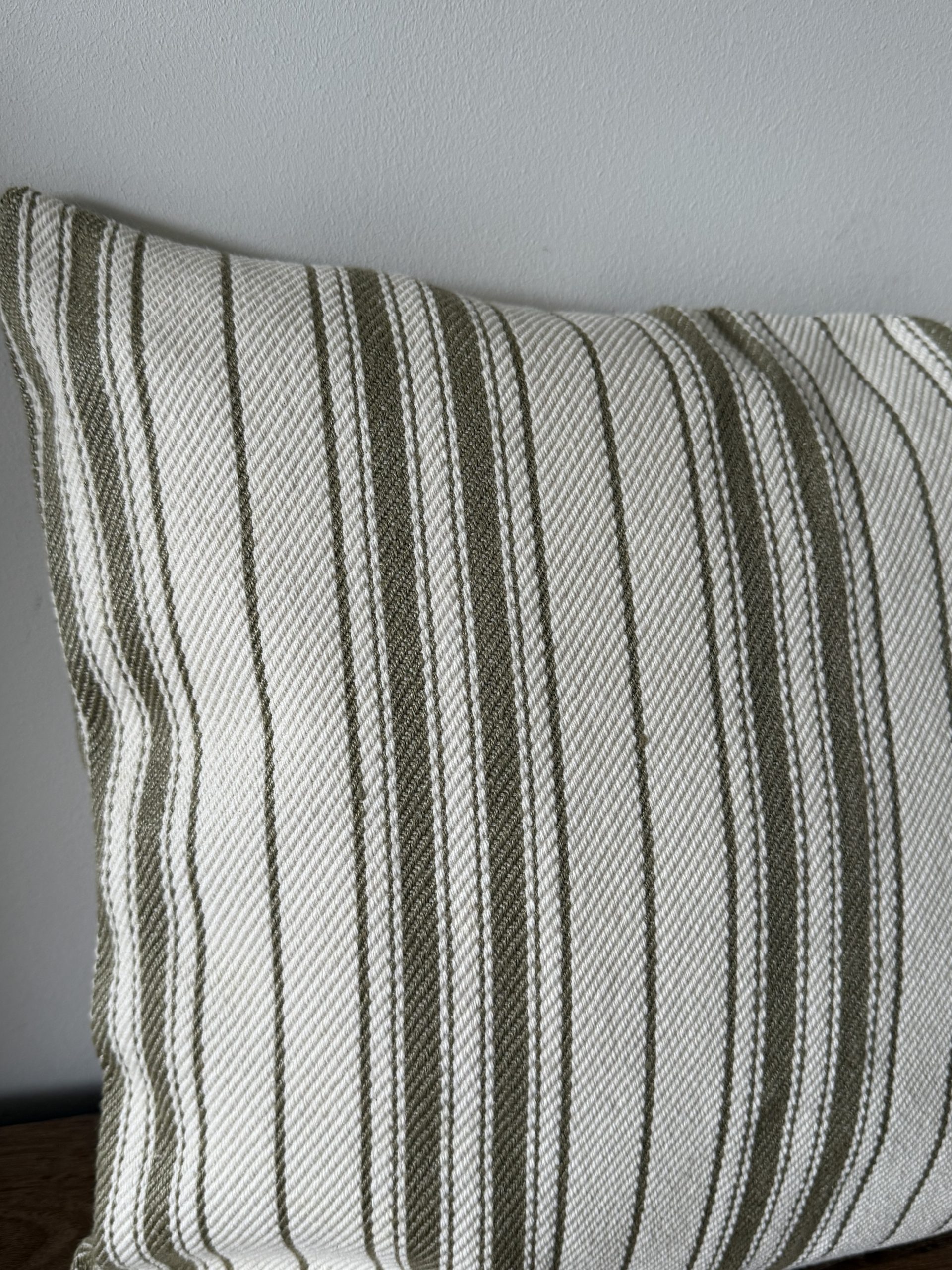 Almohadón Raya Kaki - Imagen 3