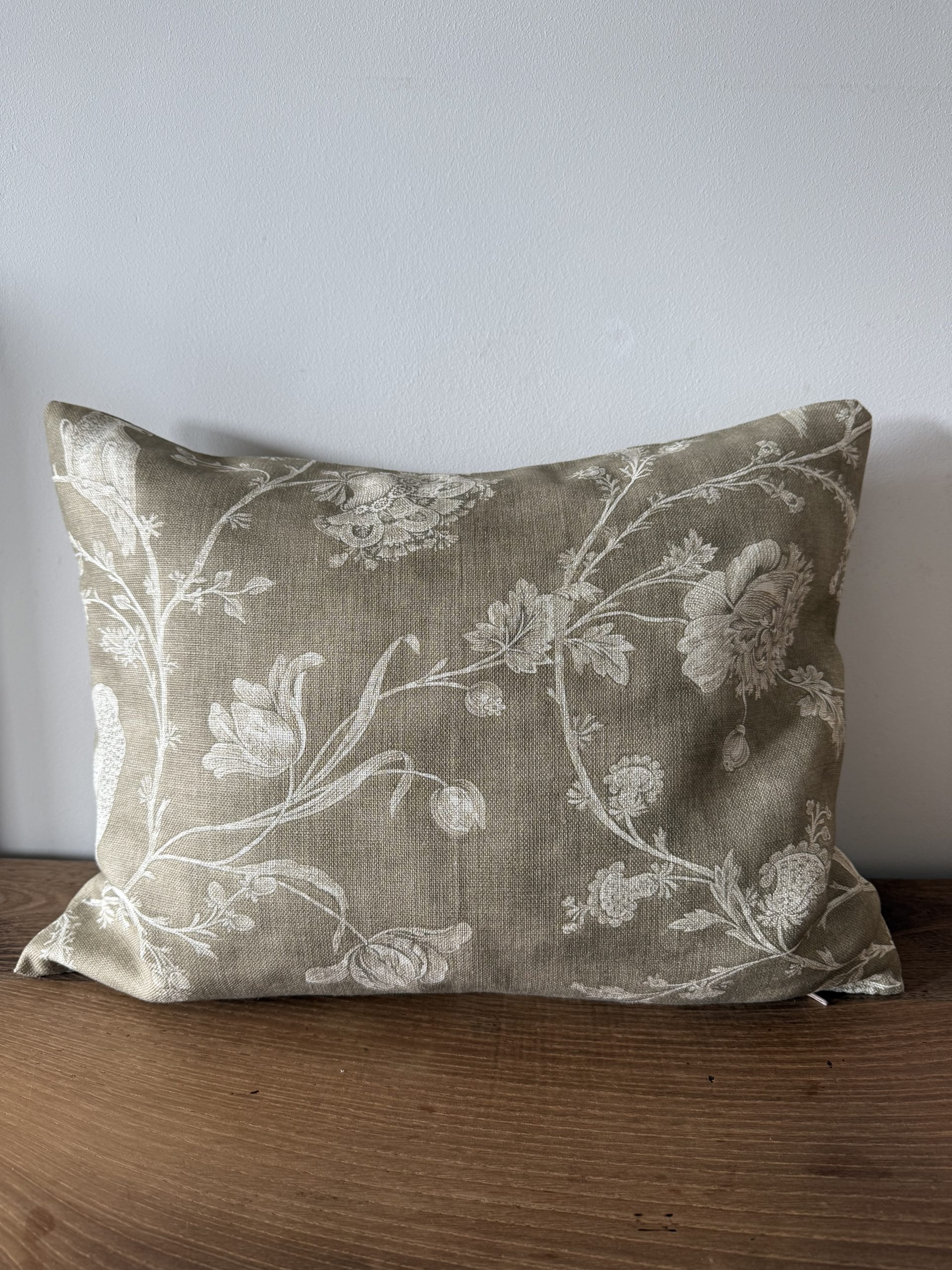 Almohadón Floral Kaki