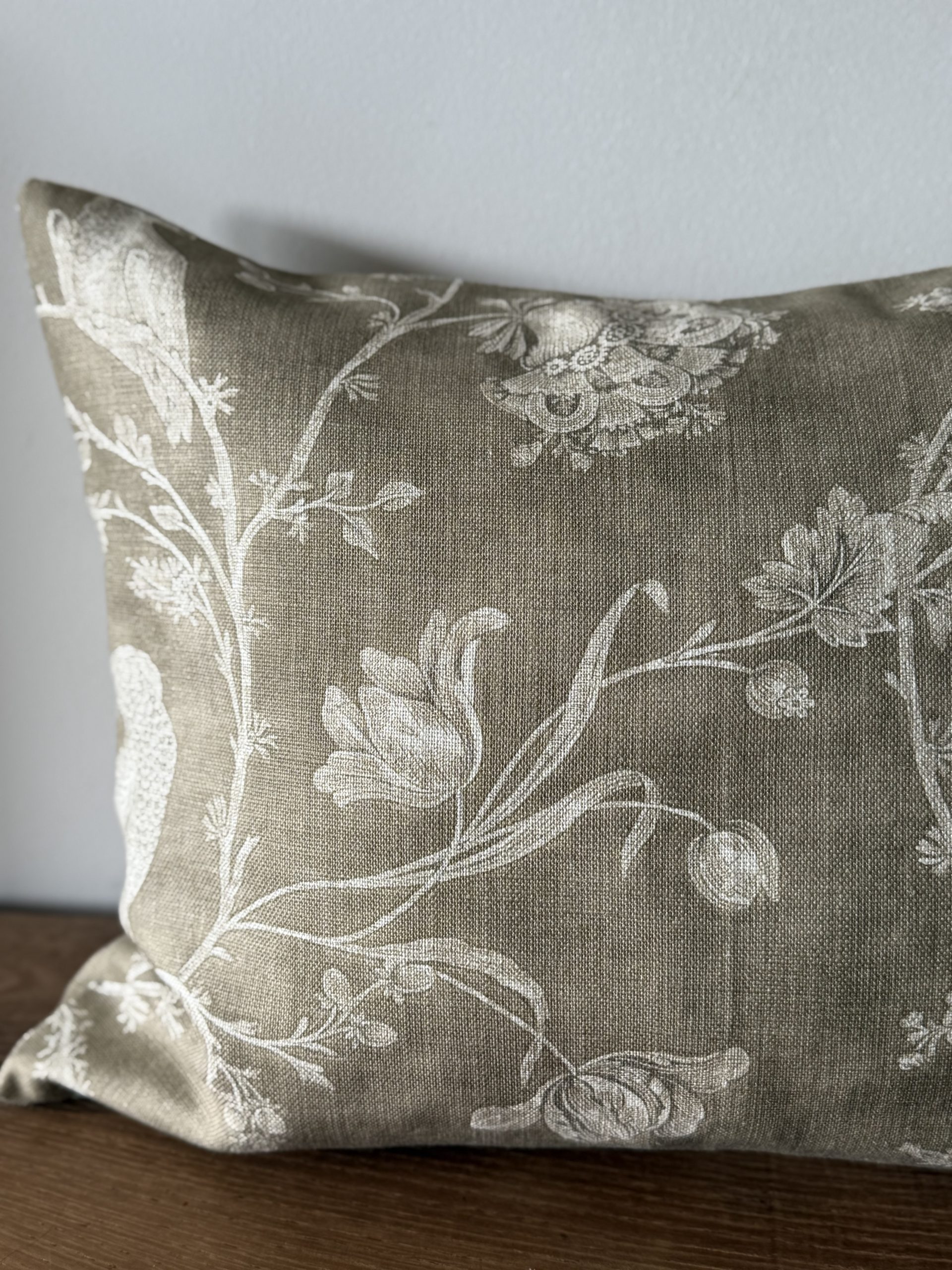 Almohadón Floral Kaki - Imagen 2