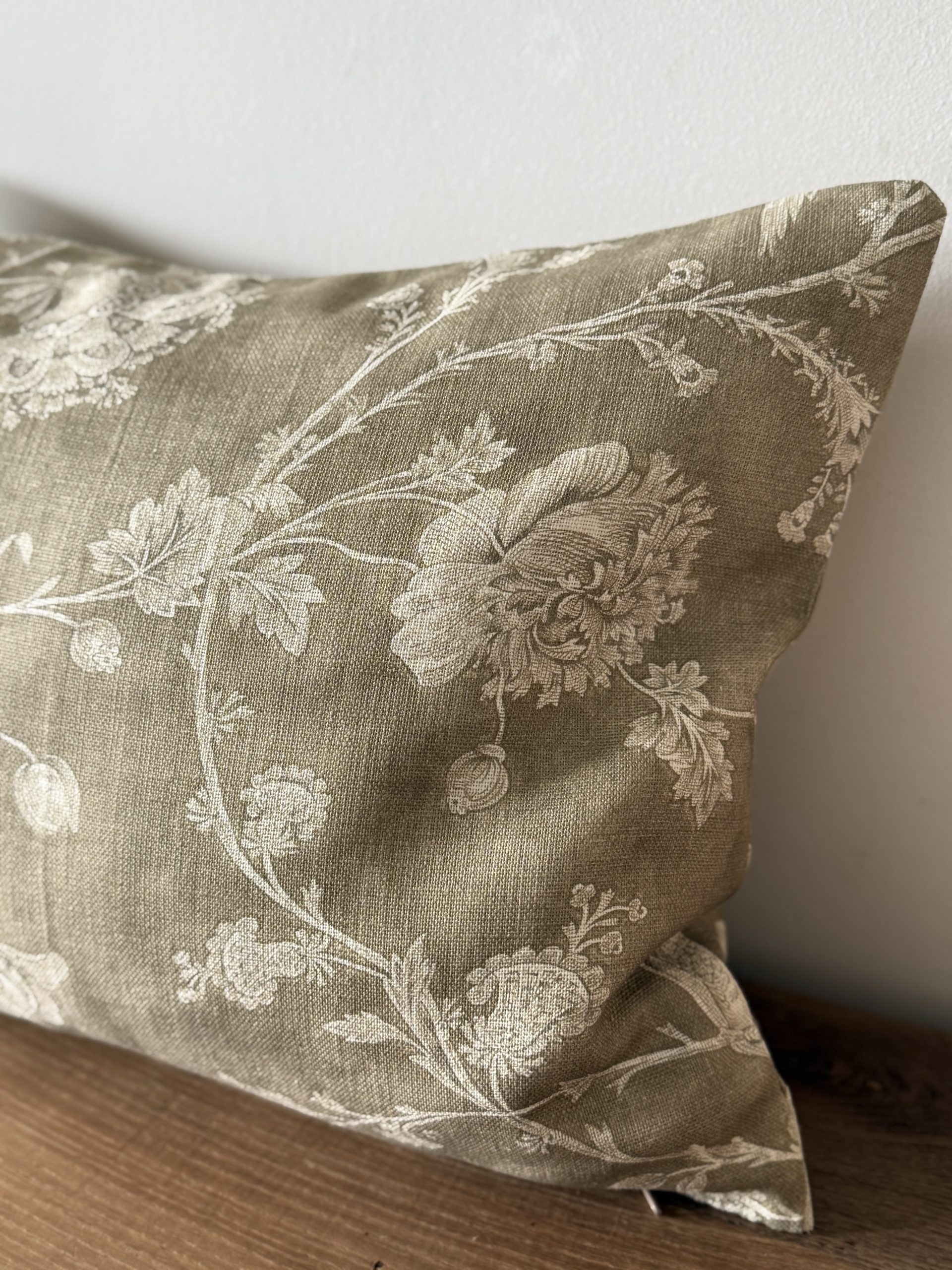 Almohadón Floral Kaki - Imagen 3