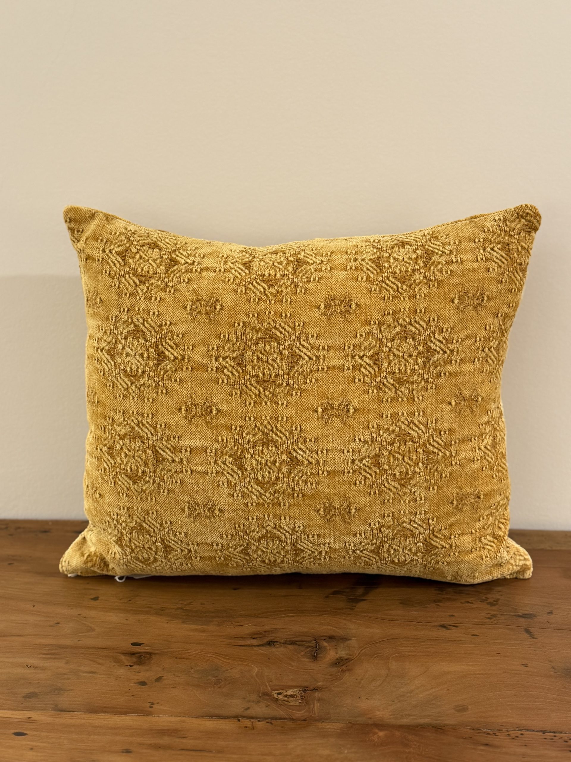 Almohadón Relieve Mostaza - Imagen 2