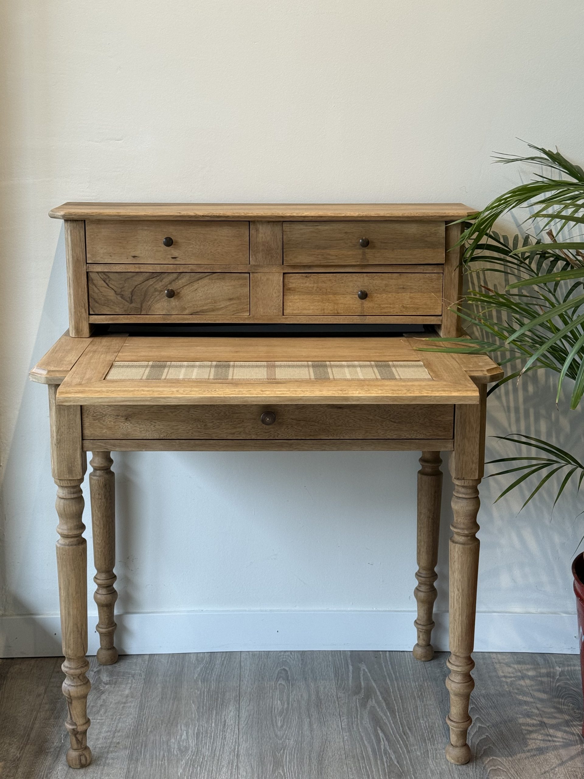 Escritorio madera lavada