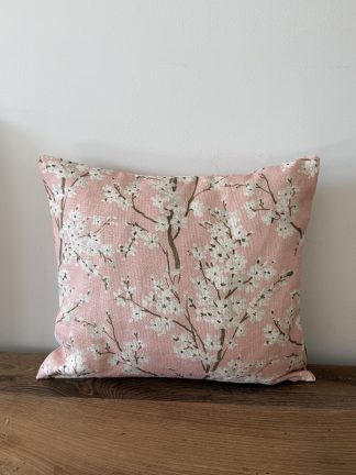 Almohadón estampado flor cerezo
