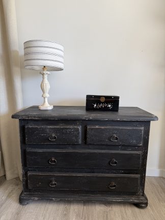 Cómoda Francesa con Pátina