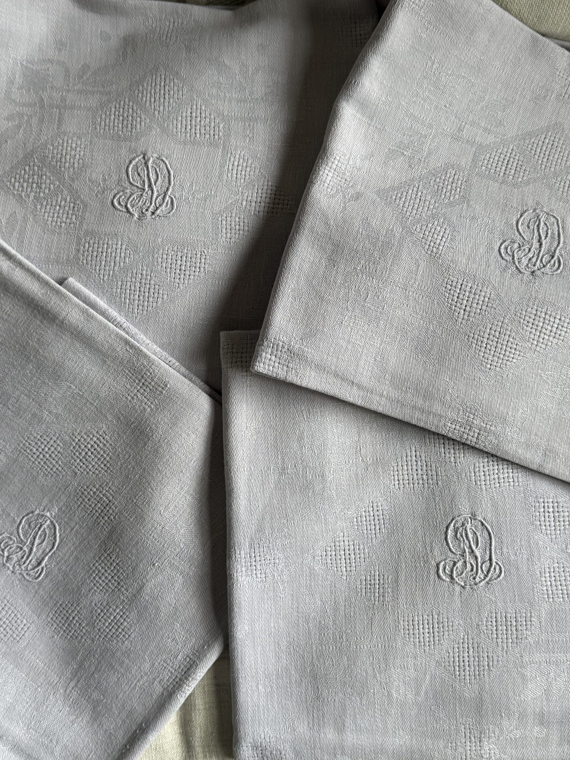 4 servilletas antiguas gris perla